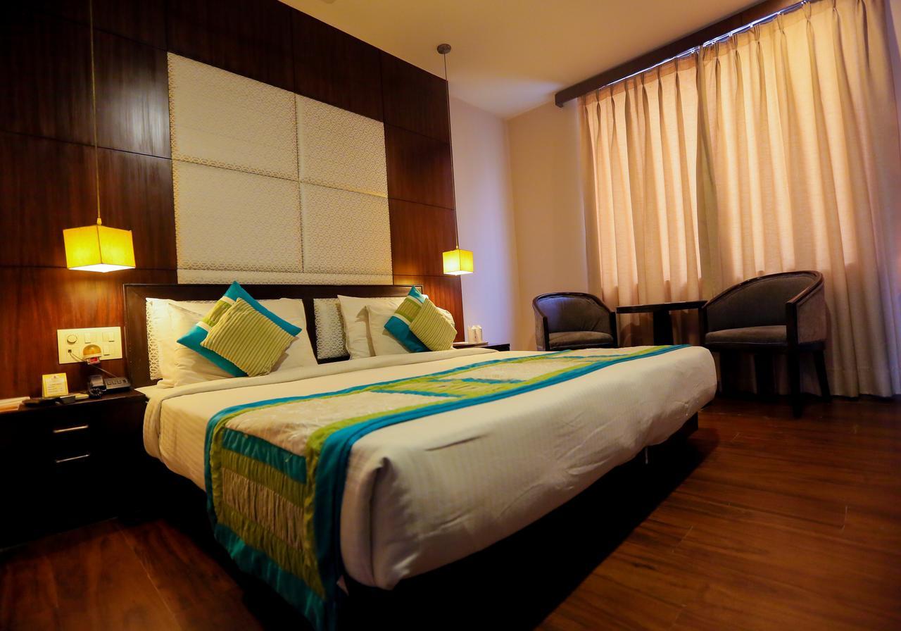 Cs Boutique Hotel Faridabad Exterior photo